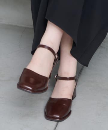 Kastane(カスタネ) 【オケージョン対応】スクエアストラップパンプス