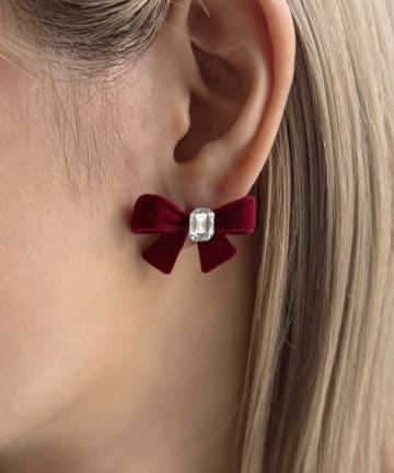 Lattice(ラティス) フロッキーリボンピアス