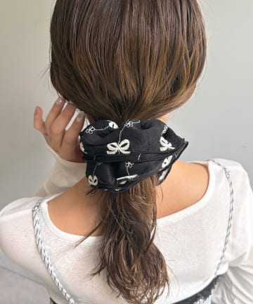 Lattice(ラティス) リボン刺繍シュシュ