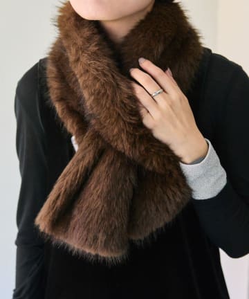 ear PAPILLONNER(イア パピヨネ) フェイクフォックスマフラー【SUM1 STYLE(スミスタイル)】