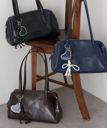 CIAOPANIC TYPY(チャオパニックティピー) 【ペットボトル収納可能】ハートスタッズチャーム付きボストンBAG