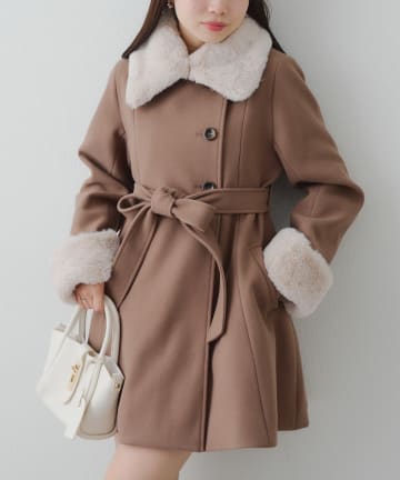 マルチWAYファー付ミドル丈フレアコート