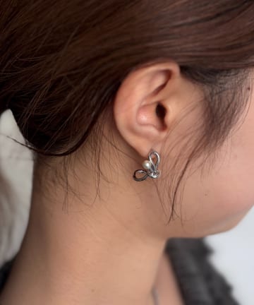 Chez toi(シェトワ) パールリボン風ピアス