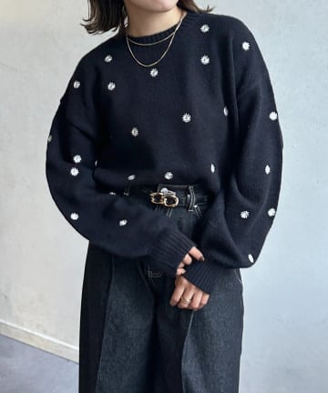Thevon.(ゼヴォン) フラワー刺繍ショートニット
