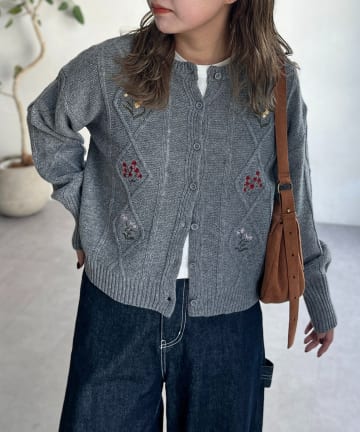 CPCM(シーピーシーエム) 花刺繍ケーブルカーディガン