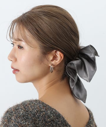 COLONY 2139(コロニー トゥーワンスリーナイン) フェイクレザースクエアシュシュ