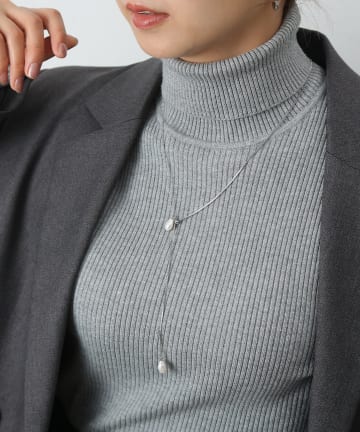 COLONY 2139(コロニー トゥーワンスリーナイン) パールYシルエットネックレス