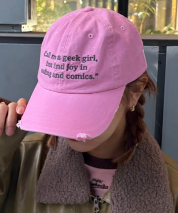 ★【HELLO.SANFRANCISCO/ハローサンフランシスコ】メッセージロゴ刺繍リボンキャップ