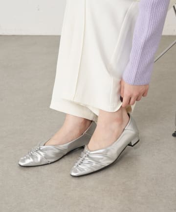 Jena　espace merveilleux(ジェナ　エスパスメルヴェイユ) ネジレギャザーパンプス