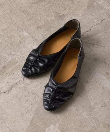 Jena　espace merveilleux(ジェナ　エスパスメルヴェイユ) ネジレギャザーパンプス