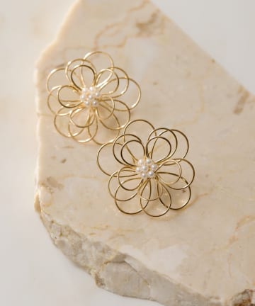 ear PAPILLONNER(イア パピヨネ) 《オケージョン/花/パール》ワイヤーフラワーピアス