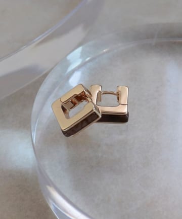 FREDY & GLOSTER(フレディ アンド グロスター) スクエアワンタッチピアス