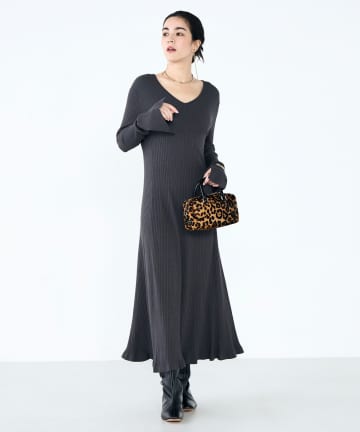 NOLLEY'S(ノーリーズ) 《手洗い可能》フイット&フレアーVネックワンピース