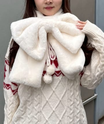 NICE CLAUP / OLIVE des OLIVE OUTLET(ナイスクラップ  / オリーブ デ オリーブ アウトレット) ふわふわファーリボンが映える♪【RMAF】ビッグリボンフェイクファースヌード