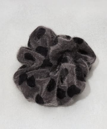 ハラコ調ドットシュシュ