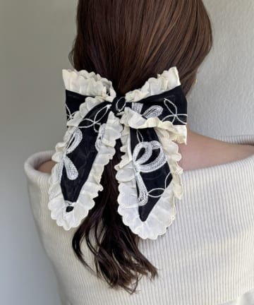 Lattice(ラティス) 刺繍リボンバレッタ