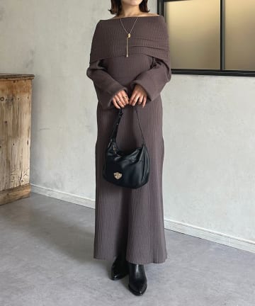 Thevon.(ゼヴォン) オフショルニットワンピース