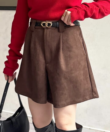 Thevon.(ゼヴォン) Fスエードタックハーフパンツ