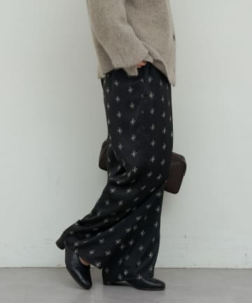 【近日予約開始】【手洗い可】プリントサテンパンツ