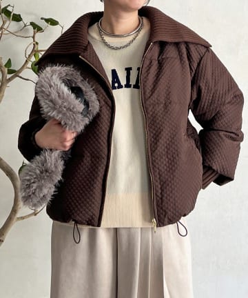 Croisiere(クロジエール) 襟付きエンボスダウン