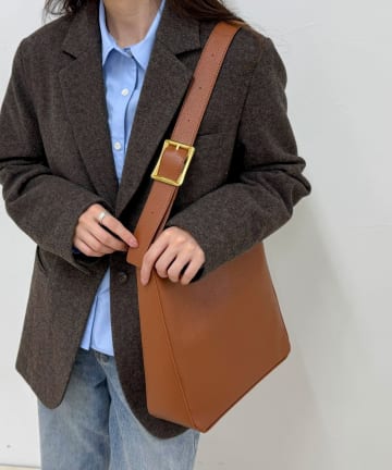 FREDY & GLOSTER(フレディ アンド グロスター) バックルディテールワンショルダーバッグ