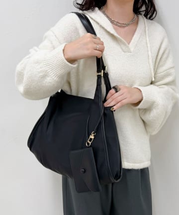 FREDY & GLOSTER(フレディ アンド グロスター) 撥水ベルトハンドルナイロンショルダーバッグ