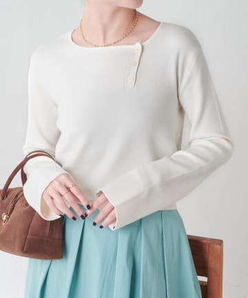 COLLAGE GALLARDAGALANTE(コラージュ ガリャルダガランテ) 【滑らかな肌触り】スロープボタンニット