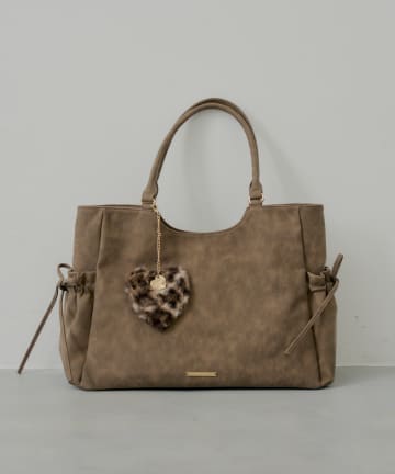 Chico(チコ) ハートファーチャーム付きトートバッグ