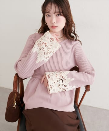 natural couture(ナチュラルクチュール) 【WEB限定】袖レースペプラムニット