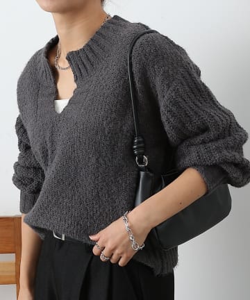 COLONY 2139(コロニー トゥーワンスリーナイン) モールフェザー柄編みスキッパー