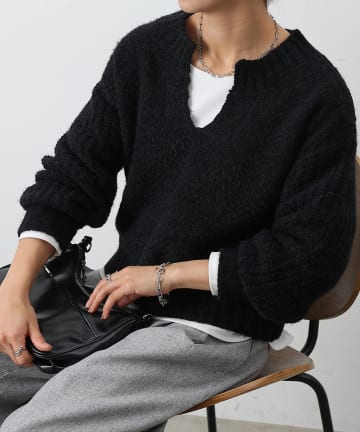 COLONY 2139(コロニー トゥーワンスリーナイン) モールフェザー柄編みスキッパー