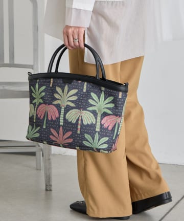 ear PAPILLONNER(イア パピヨネ) sampo×earヤシ柄トートバッグ《A4サイズ対応》