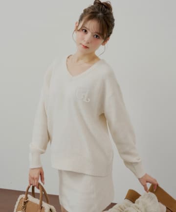Chico(チコ) 【11/13(木)0:00販売開始】胸ロゴVネックルーズニット