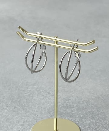 3COINS(スリーコインズ) クロスカコウフープピアス