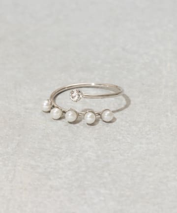 3COINS(スリーコインズ) パールガラスヘンケイリング