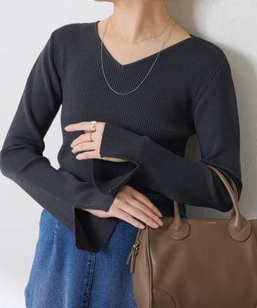 COLLAGE GALLARDAGALANTE(コラージュ ガリャルダガランテ) 【上品見え】Vネックリブニット