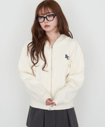 RAY CASSIN(レイカズン) ケーブル胸刺繍パーカー