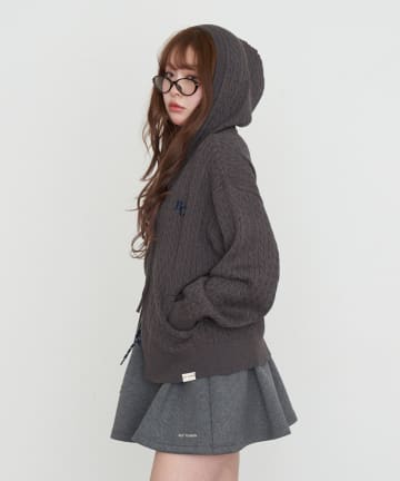 RAY CASSIN(レイカズン) ケーブル胸刺繍パーカー