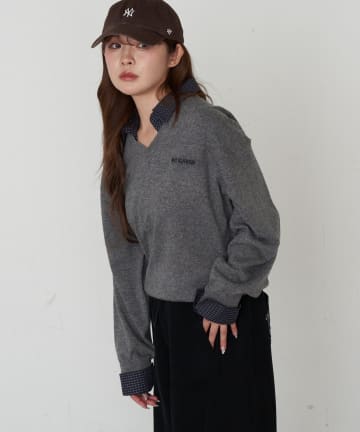 RAY CASSIN(レイカズン) 襟付きV胸刺繍ニット