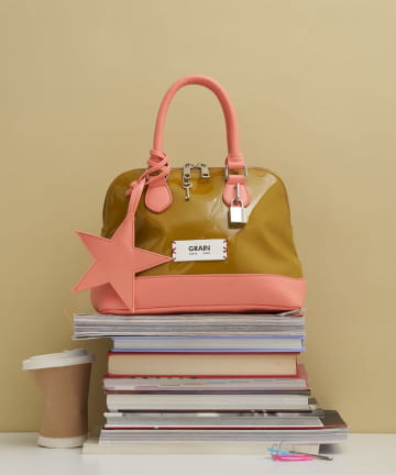 CIAOPANIC(チャオパニック) 【GRAIN/グレイン】スターチャームエナメルボストンバッグ