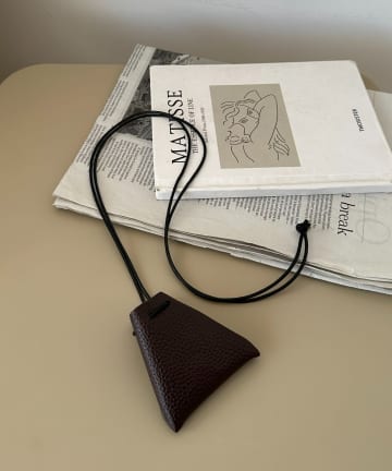 DISCOAT(ディスコート) 【Enlude】フェイクレザーミニ巾着ネックレス