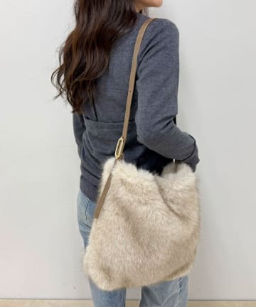 FREDY & GLOSTER(フレディ アンド グロスター) バックルワンハンドルファートートバッグ