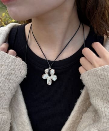 Lattice(ラティス) フラワーストーンコードネックレス