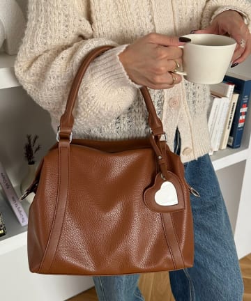 DISCOAT(ディスコート) 10％OFF♡14(日)23：59まで【SS先行予約】ミラーチャーム付ソフトボストンバッグ《詳細動画あり》