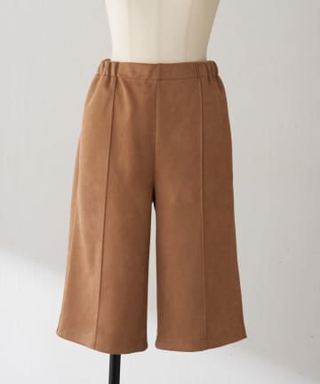 Q.anos スエードハーフパンツ