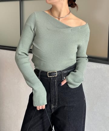 Thevon.(ゼヴォン) ドレープネックリブニットプルオーバー