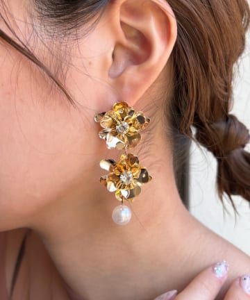 Lattice(ラティス) 【オケージョン】ボリュームフラワーピアス