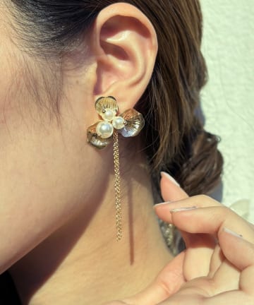 Lattice(ラティス) 【オケージョン】フラワーチェーンピアス