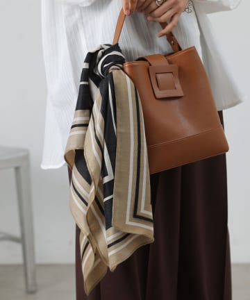 COLONY 2139(コロニー トゥーワンスリーナイン) スクエア柄大判スカーフ 90×90