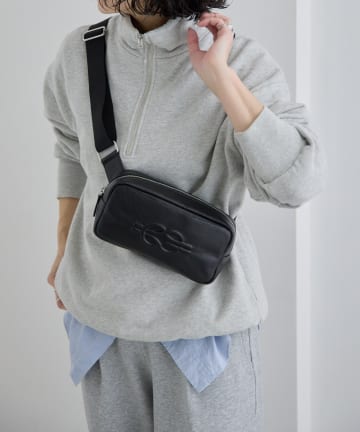 ear PAPILLONNER(イア パピヨネ) 《本革/超軽量290g》エンボスボディバッグ/ショルダーバッグ